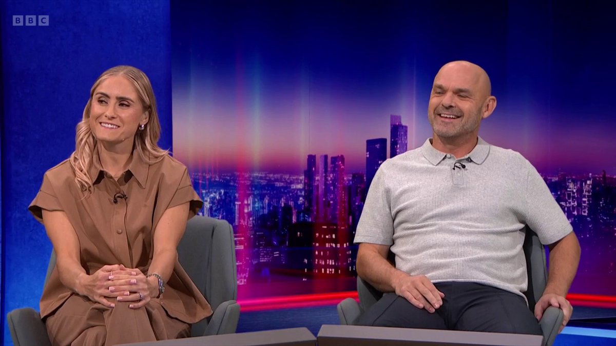 "If there's one pundit who'd praise Man Utd, you'd be near the bottom of my list" 😆 Danny Murphy keeping Chappers on his toes! #MOTD