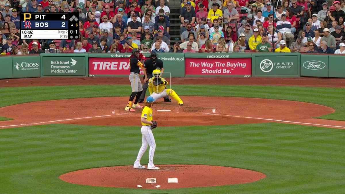 ONEIL CRUZ PUTS IT ON TOP OF THE MONSTER 😱