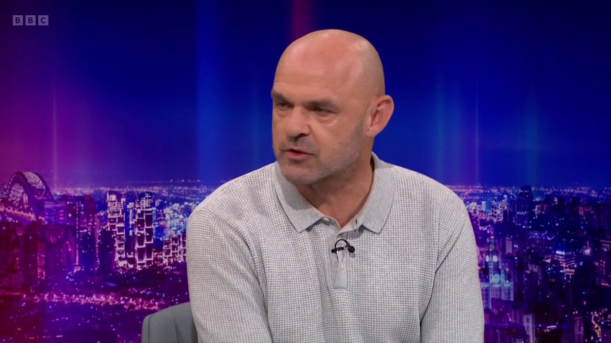Danny Murphy: "This night's getting worse. You know what, I usually enjoy working with you as well" 😅 #MOTD