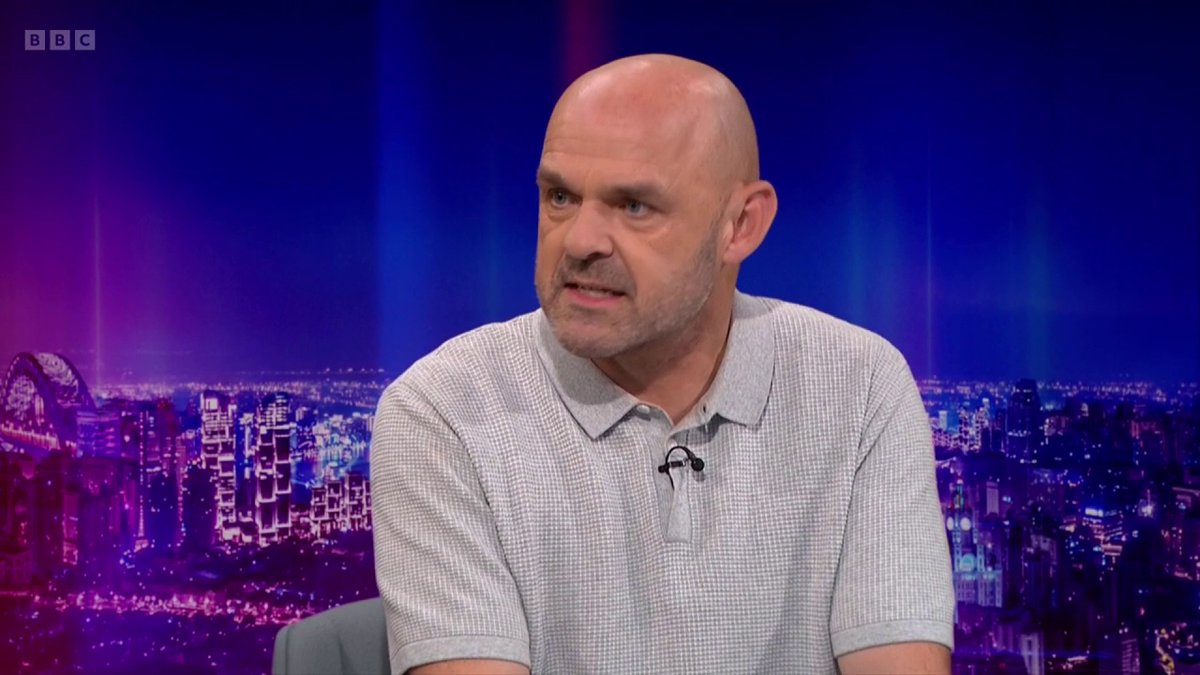 "Nick Woltemade is different... he's 6'6", he's silky, he's got a good touch." ๐ Danny Murphy and Steph Houghton MBE are excited to see the new Newcastle striker play. #MOTD