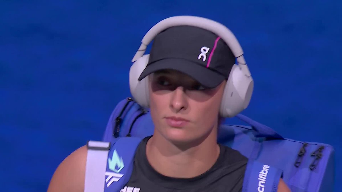 Iga Swiatek takes the court in primetime! She faces Anna Kalinskaya for a spot in Round 4.