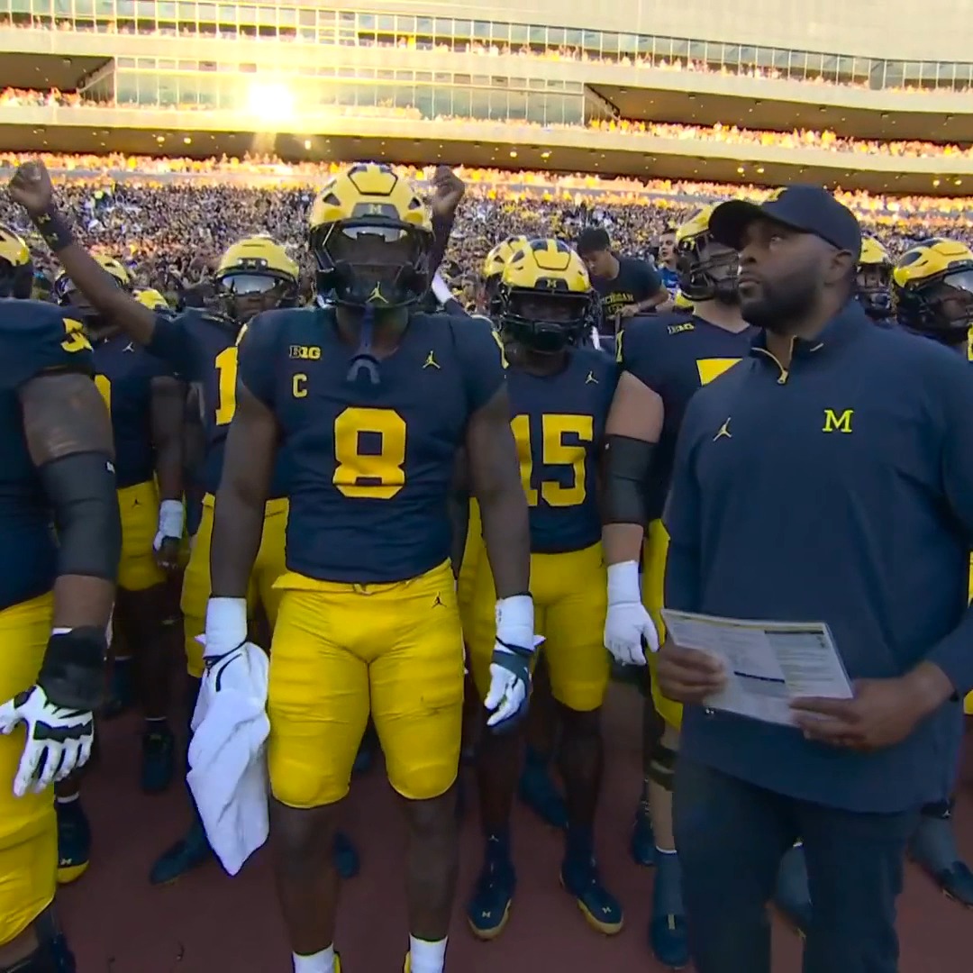 Michigan's entrance at The Big House 🔥🔥🔥