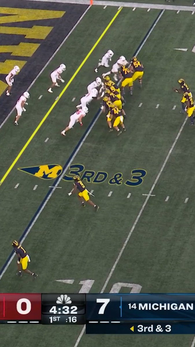BRYCE UNDERWOOD LOWERS THE SHOULDER. 😳 #B1GFootball