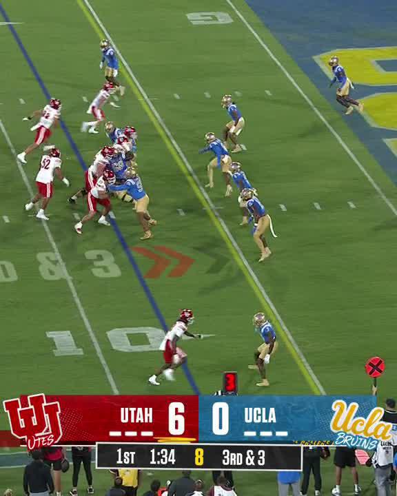 Your eyes do not deceive you... that is, in fact, CORNERBACK Smith Snowden scoring a rushing touchdown for Utah Football 👀 #Big12FB | 📺 FOX College Football