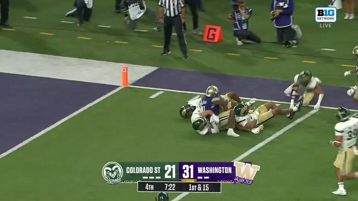 𝘉𝘦𝘢𝘴𝘵 𝘔𝘰𝘥𝘦 😤 Jonah Coleman was ruled down before the end zone, but it takes nothing away from his effort on this Washington Football run. 📺: BTN