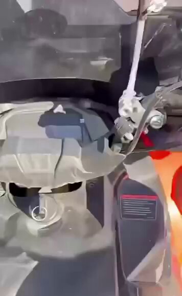 Sakarya’da izinsiz girdikleri bahçeden 5 kilo fındık toplayan şahıslar yakalandı: + Çocukların canı çekti, 200 TL bırakayım dedim. - Parayla mı bu? Senin yaptığın hırsızlık.