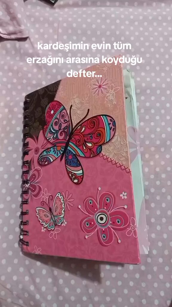 Evin tüm erzağını defter arasına sıkıştıran çocuk yarınlara miras kaldı ahahhaa