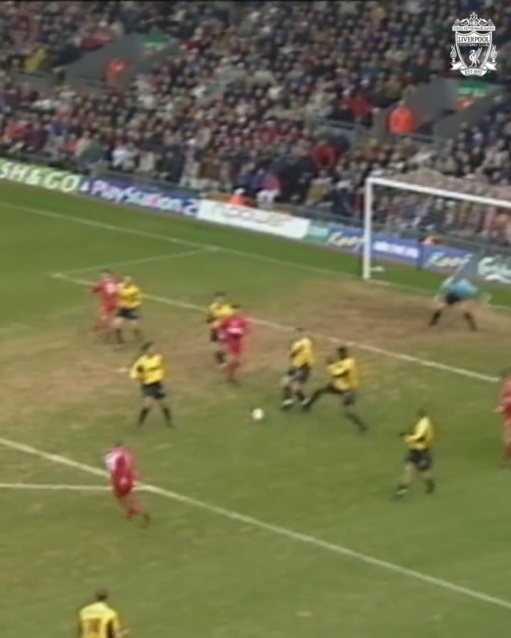 Steven Gerrard’s with the opener in our 4-0 win Arsenal in 2000 🎯 Fucking get in.