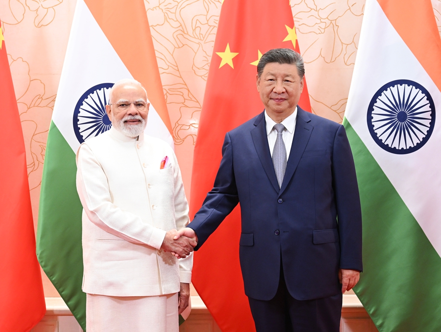 Chinese President Xi Jinping on Sunday told Indian Prime Minister Narendra Modi that China and India are cooperation partners, not rivals, and that the two countries are each other's development opportunities rather than threats: Xinhua (Video: CCTV) #SCO2025
