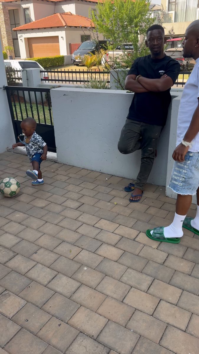 My son in 2045 on podcast saying he used to play soccer with kabza de small when he was 1,I now believe nota fought with his dad when he was 4 years old for not voting mandela 😂😂😂