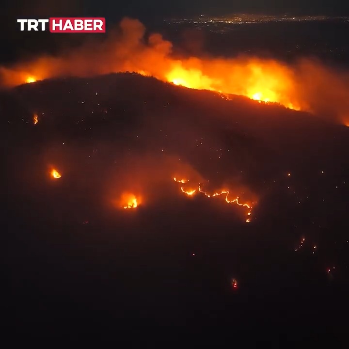 Denizli'deki orman yangınını kontrol altına almak için çalışmalar 3 gündür devam ediyor.
