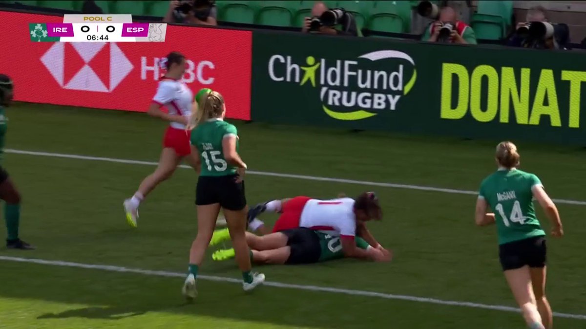 "Don't let it bounce!" 🫣 Dannah O'Brien gets her first try for her country! 👏