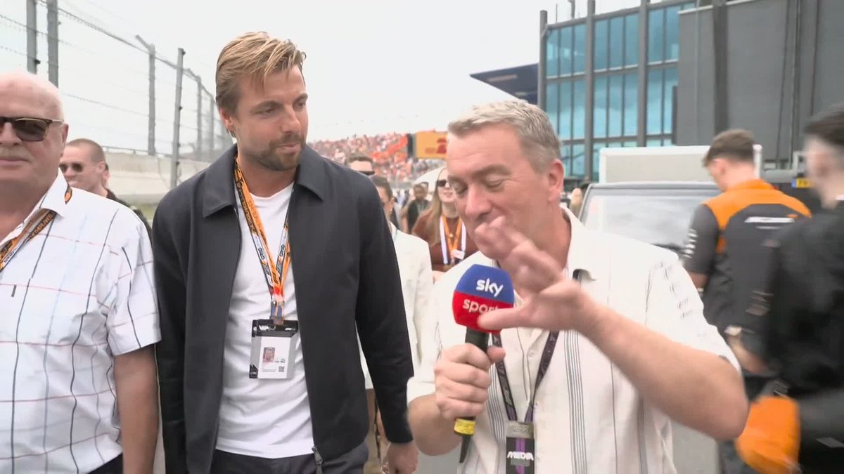 "I'm on a free, mate" 😂 Tim Krul discusses Manchester United's goalkeeper situation 🧤