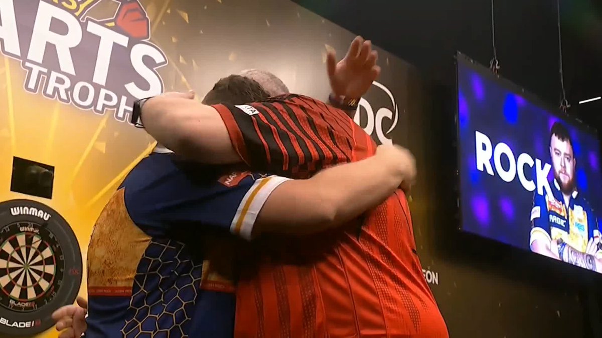 RELIEF FOR ROCKY! Another incredible contest! Josh Rock finally gets the better of Stephen Bunting, taking out 120 to win a thrilling last leg decider! 📺 #ET10