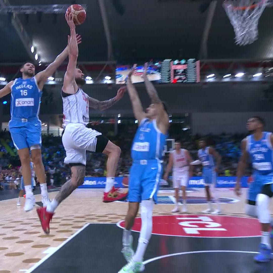 MAMU 😱 Sandro Mamukelashvili gets WAY UP for this throwdown!