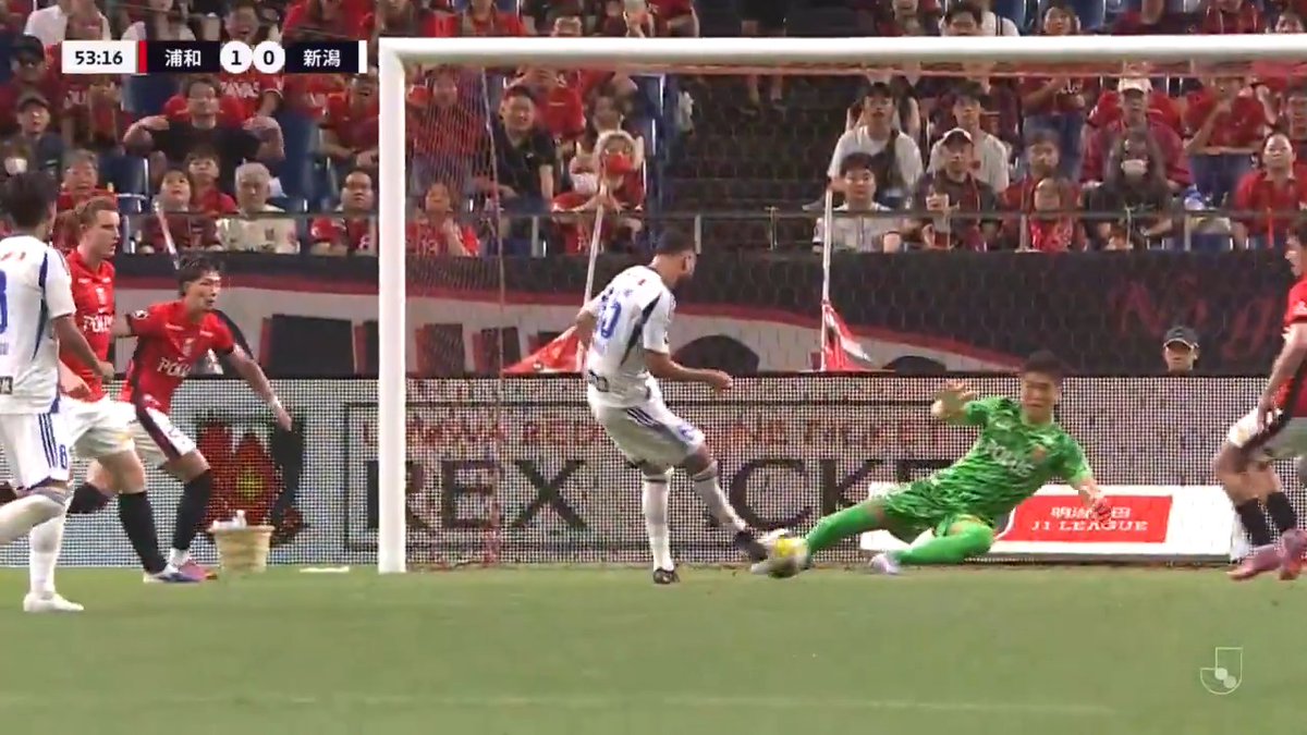 完全なる「読み」の勝利。 #西川周作 がビッグセーブ🧤 #UrawaRedDiamonds #urawareds #浦和レッズ #matchplayback #WeareREDS #Jリーグ #サッカー