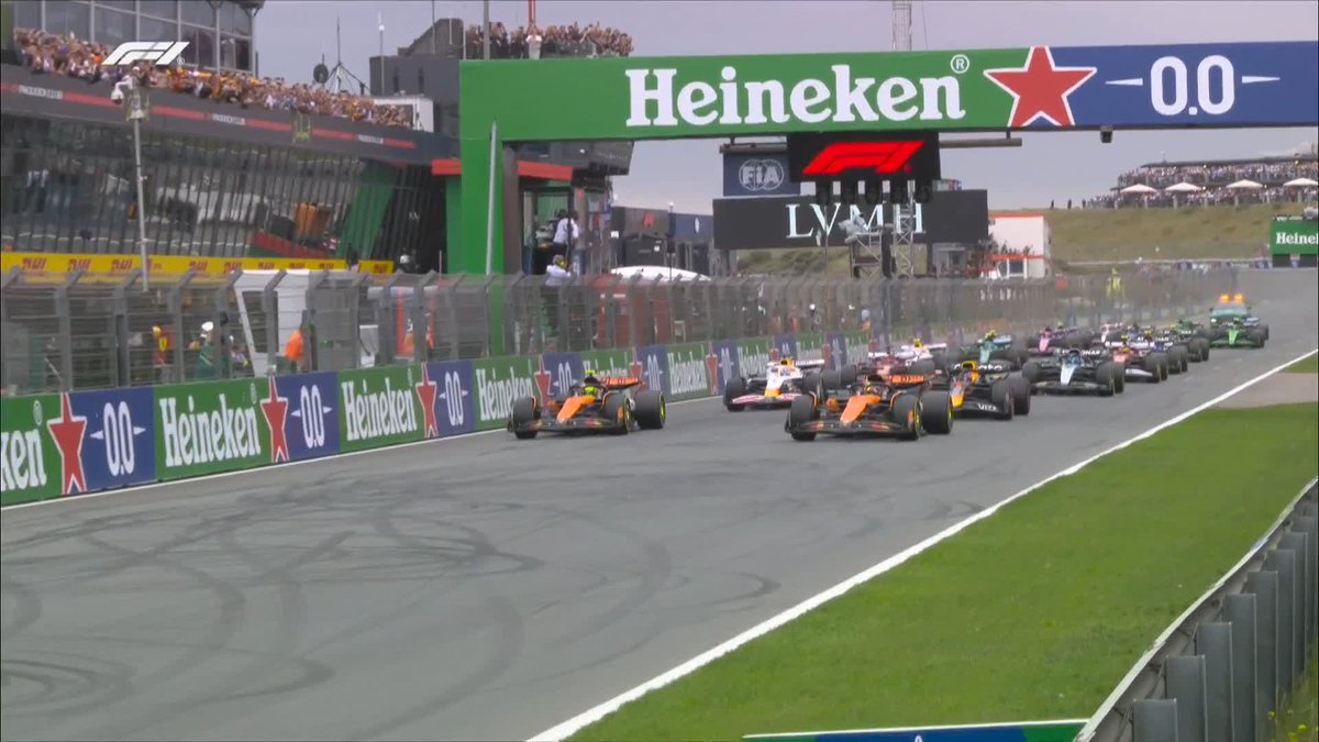 LIGHTS OUT IN ZANDVOORT 🚥 Max Verstappen's fantastic start secures him P2 😧