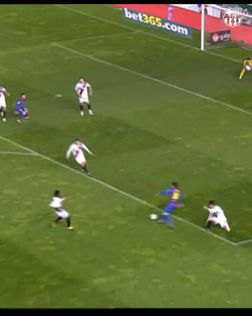 The impossible pass from the GOAT #RayoBarça