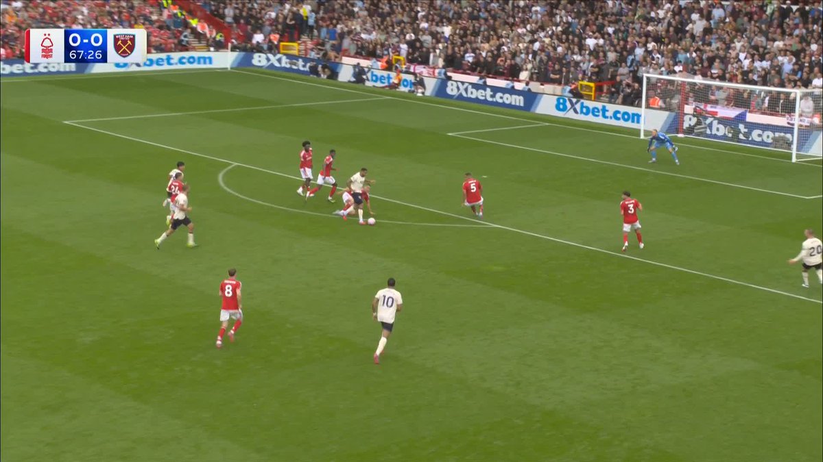 Brilliant footwork from Callum Wilson forces Matz Sels into another big save!