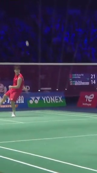 2 behind-the-backs, no way that just happened. ๐ณ Follow live action: #BWFWorldChampionships #Paris2025