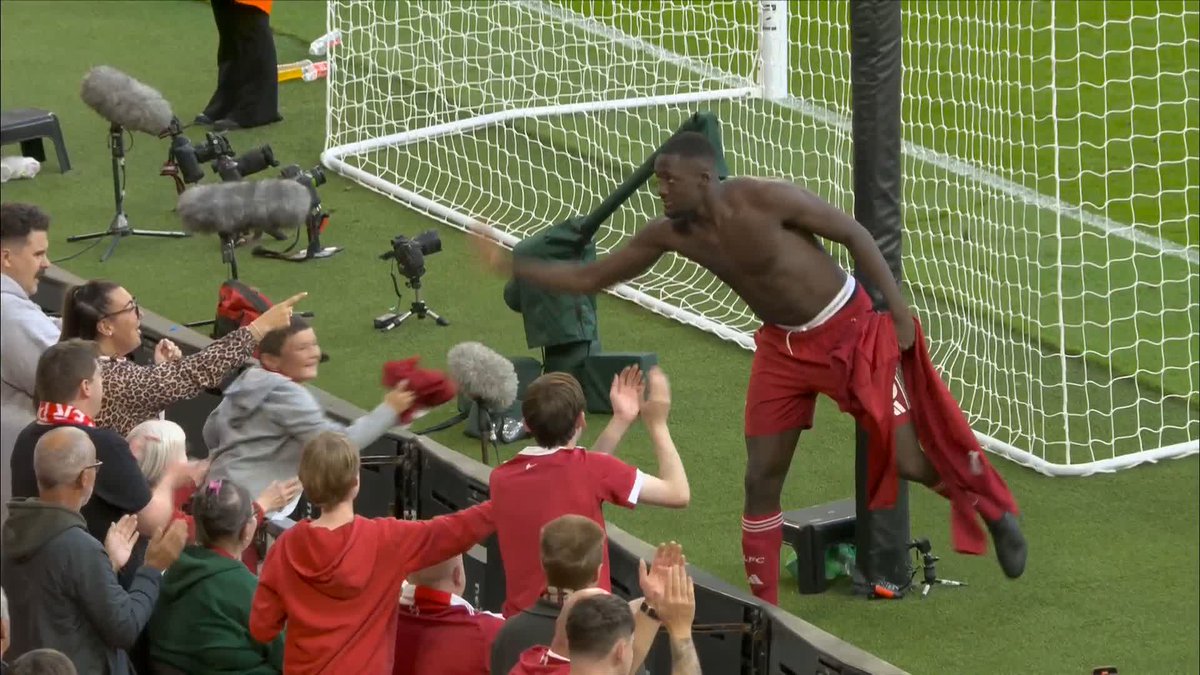 "Winning football matches when you're not at your very best - that's what CHAMPIONS DO." Roy Keane reacts to Liverpool's 1-0 win over Arsenal 🗣️