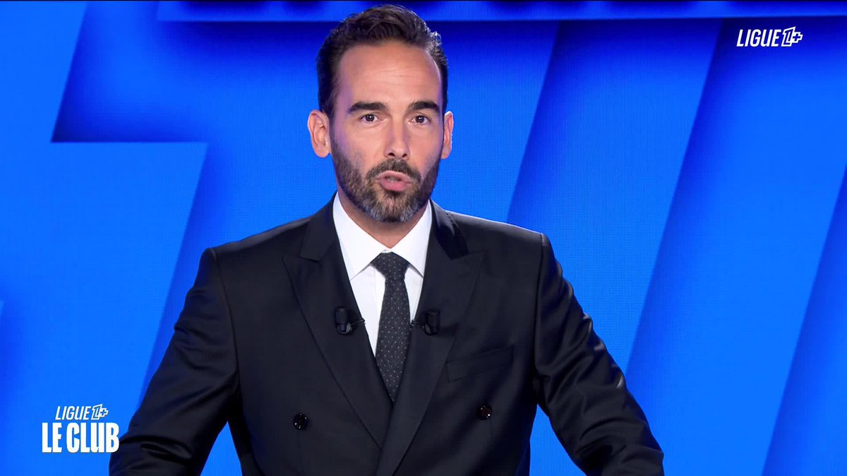 "Je suis l'un des rares entraîneurs à porter le survêtement en match car... Rami13officiel me l'a demandé" 😂 Notre invité du soir se présente sur Ligue 1+, bienvenue 𝑷𝒊𝒆𝒓𝒓𝒆 𝑺𝒂𝒈𝒆 🤝