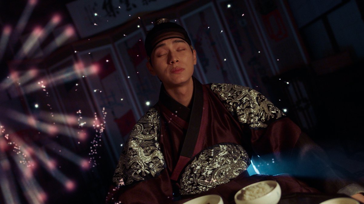 when the first bite hits 📺: Bon Appétit, Your Majesty
