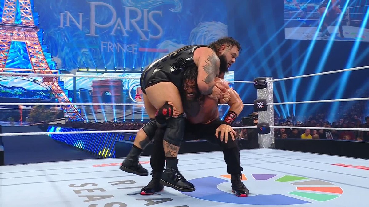 Roman Reigns almost had Bronson Reed up on his shoulders... ALMOST... 😮‍💨