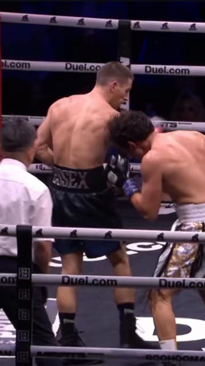 Absolute robbery, terrible performance by the referee…