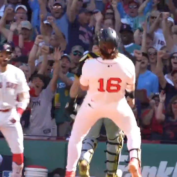 Take a (very fast) trip around the bases with Jarren Duran 🏃