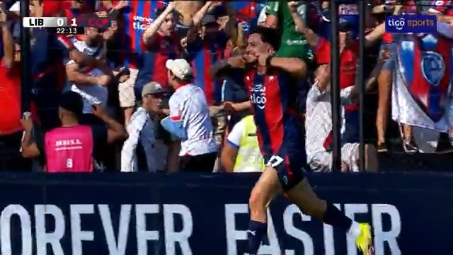 ⚽️¡POTENCIA PURA! Jonatan Torres ganó en cabeza y rompió el cero en la Huerta ante Libertad. 📺Tigo Sports ▶️Viví el #ClausuraAPF2025 por