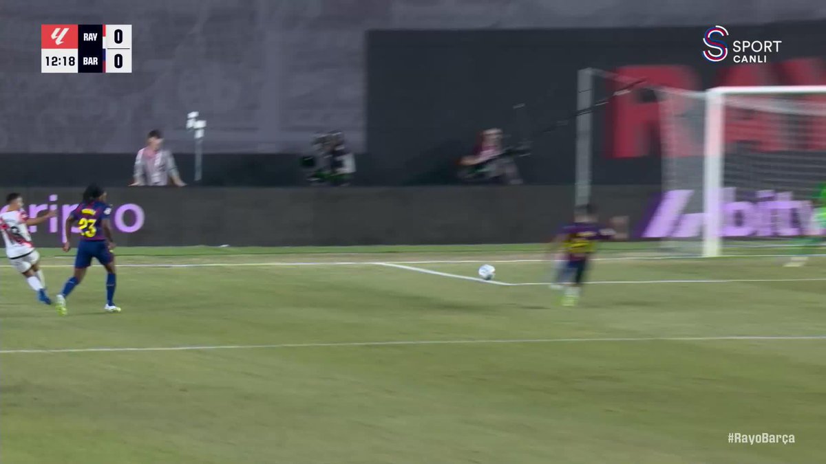 Rayo Vallecano maçını 6 kurtarışla tamamlayan Joan Garcia, Barcelona’ya 1 puanı getirdi ❌