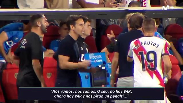 "¿Ahora no hay VAR? Es una vergüenza. Nos vamos a ir del campo". La reacción de Iñigo Pérez tras el penalti señalado a Lamine Yamal. #DeportePlus