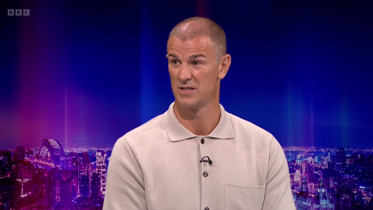 "They need to just add that little bit more threat." Only Sunderland have a lower xG from open play than Arsenal this season, Joe Hart and Wayne Rooney think they need to show a bit more. #MOTD