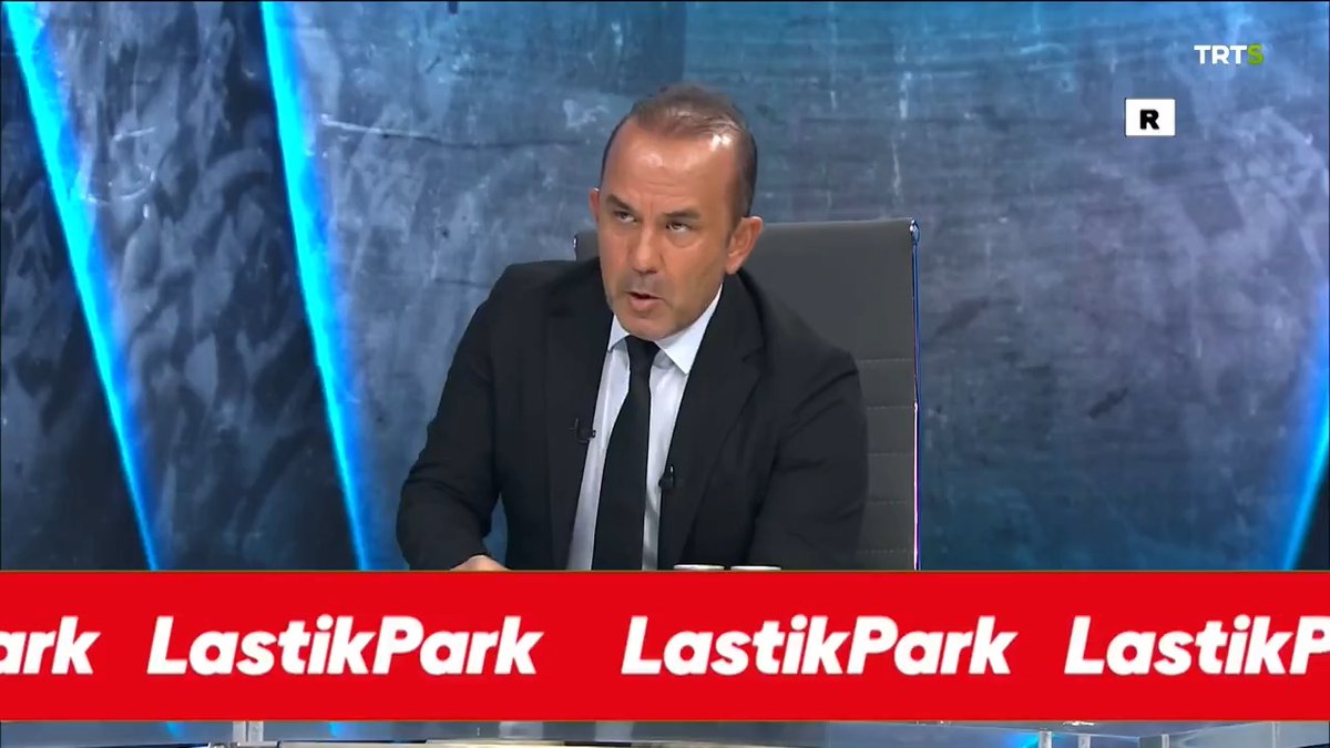 Mehmet Özdilek: "Yeni hoca geldiğinde takım bir reaksiyon verir, yeni bir heyecanla sahaya çıkar. Ama hoca değişikliği heyecanını Beşiktaşlı oyuncu grubunda göremedim. Kadro yetersizliğin olur anlarım ama Alanya’nın kadrosu da Beşiktaş’tan iyi değil."
