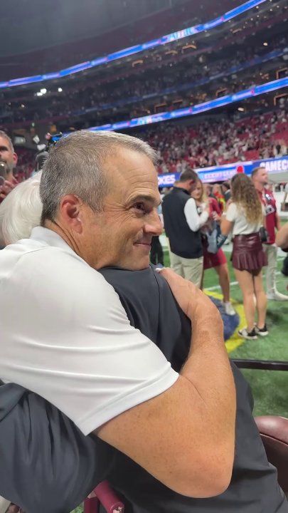 “Thought you’d like a special teams touchdown.” 🥹 A special father-son moment for Shane and Frank Beamer ❤️