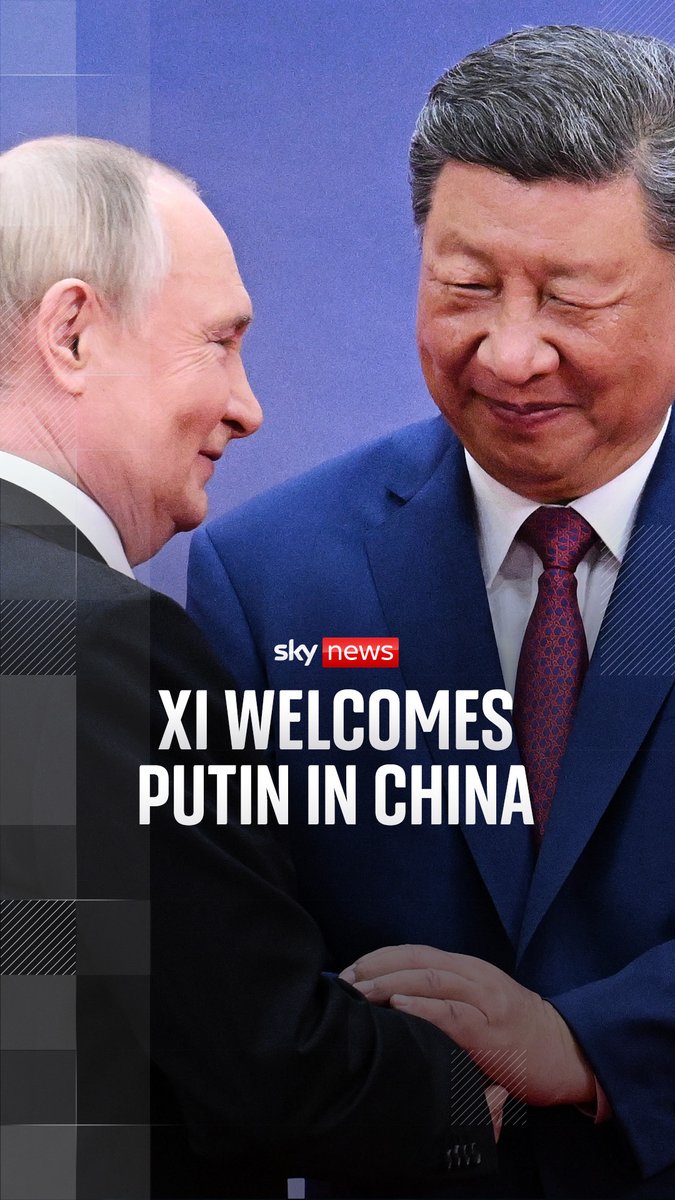 上海合作组织天津峰会，习近平的肤色一夜之间黑得不成比例，明显是进行了皮肤古铜色上色，而且习近平与彭丽媛两人都睡眼惺忪，似乎很长时间都没有睡好觉，即使吃了安眠药也睡不着，两人的眼皮肿得都快睁不开了，都眯成一条缝。
