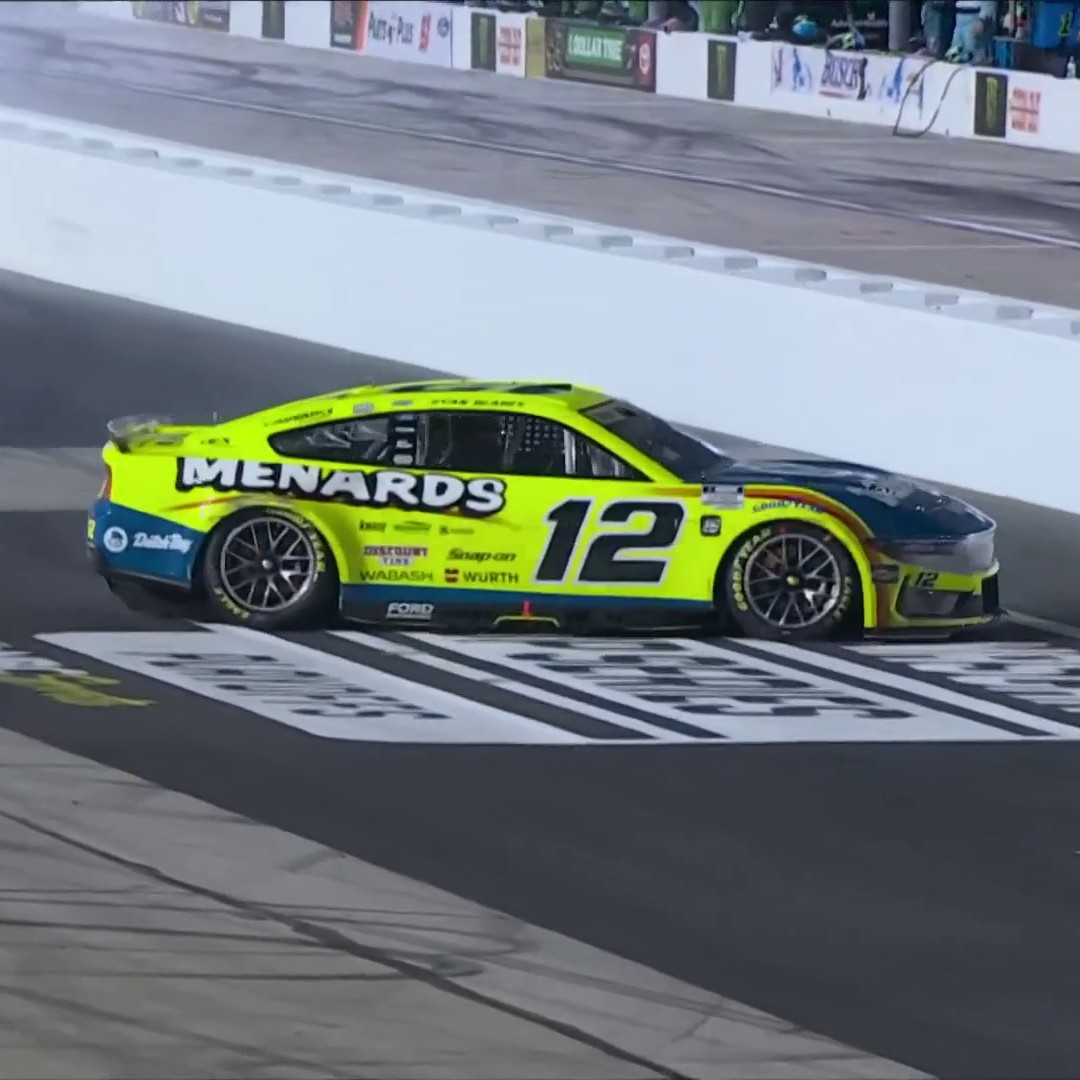 Ryan Blaney gets spun around but avoids major contact with the inside wall. 📺: USA