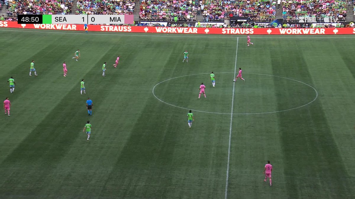 Cerca la combinaciรณn Suรกrez-Messi ๐ฑ๐ซฃ Watch #LeaguesCup2025 Final live with MLS Season Pass on Apple TV ๐บ