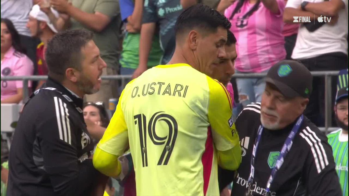 ¡LUCHO SUÁREZ ESCUPIÓ A UN INTEGRANTE DEL CUERPO TÉCNICO DE SEATTLE SOUNDERS! 📹 Leagues Cup | #LeaguesCup2025 on Apple
