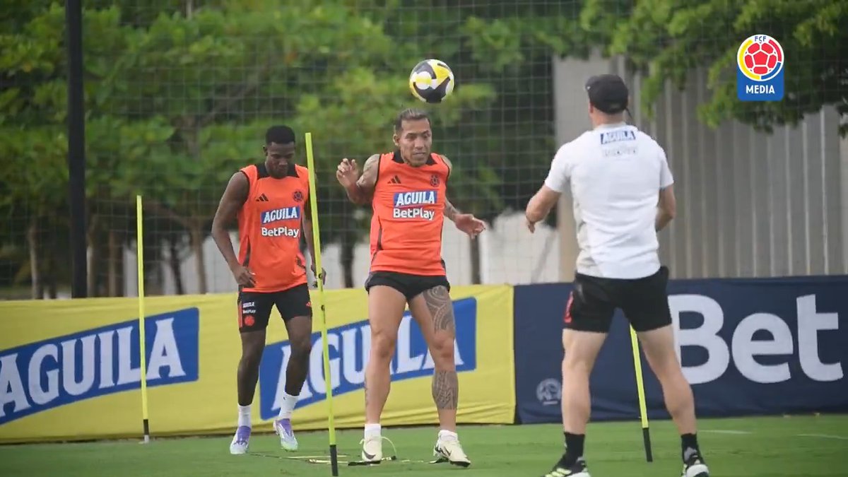 ๐ฅ En Barranquilla se entrena y se vibra al ritmo de la alegrรญa de nuestros Cracks. โฝ๐ฅ #๐ณ๐๐บ๐๐๐๐ต๐๐๐ผ๐๐๐จ๐ด #๐ณ๐๐๐๐๐๐๐๐ฑ๐๐๐๐๐