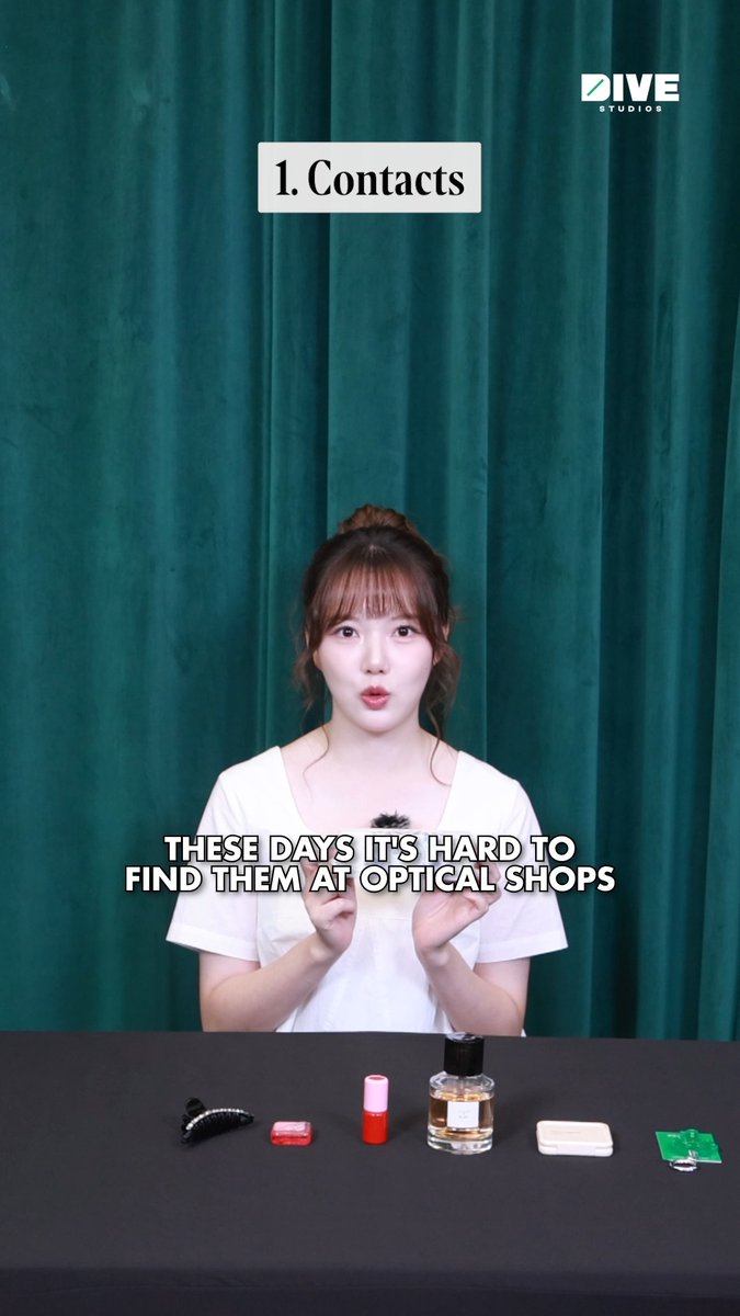 What 7 must have items are in YERINโs bag? ๐โจ์๋ฆฐ YERIN #YERIN #์๋ฆฐ #GFRIEND #์ฌ์์น๊ตฌ #DIVEStudios