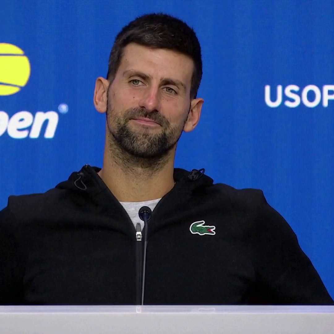 He visto demasiadas ruedas de prensa de Djokovic para no interpretar esa mirada. “Sueño con ganar otro Grand Slam”. En su mirada se percibe que sabe que es difícil, pero se le sale por los poros el hambre de conseguirlo. Si alguien puede, ese es Nole.