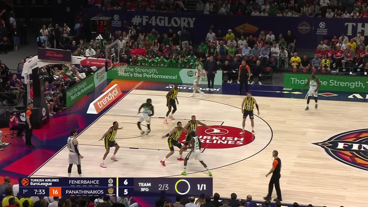 Ne performanstı ama... 🤩 Devon Hall'un akıllardan kolayca çıkmayacak türden Final Four sekansları 🟡🔵