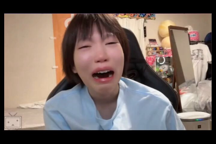 おっちち氏による証拠のない嘘暴露のせいでプチ炎上してしまったニコ生の今田耕司似こと、のどか氏。 おっちち氏に高額ギフトが飛び色々な想いも有り泣き出すも、泣きながらやるギフト芸が面白すぎてコメントが草だらけになってしまう。 のどか「揉め事も無い様に無い様に・・・ｶｶｶｶｶｶｶ」 リスナー「ｗｗｗｗｗｗ」
