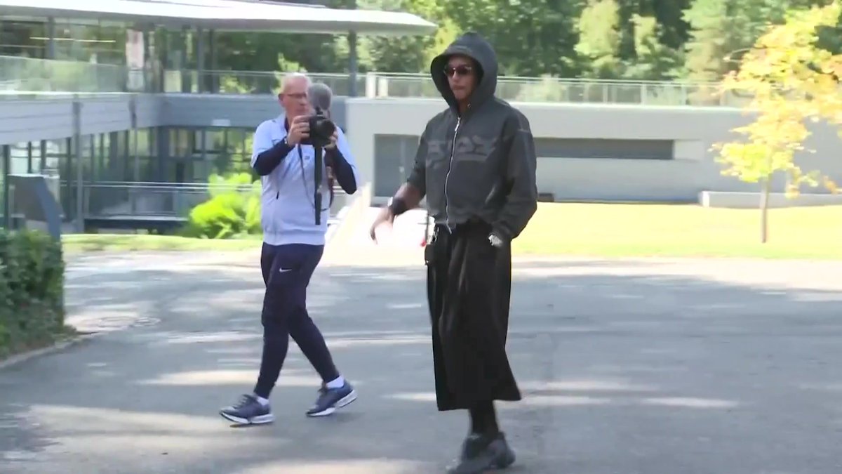 Elle est toujours très observée : voilà l'arrivée de Jules Koundé à Clairefontaine !