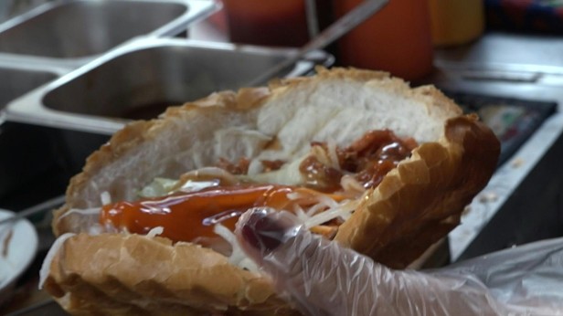 VIDEO: 🇻🇳 🇫🇷 Banh mi: from French import to Vietnamese staple Every morning, people in Hanoi queue for Nguyen Thi Van's take on Vietnam's iconic street food: banh mi. Once a byproduct of French colonialism, the baguette sandwich has become a proud emblem of Vietnamese culture