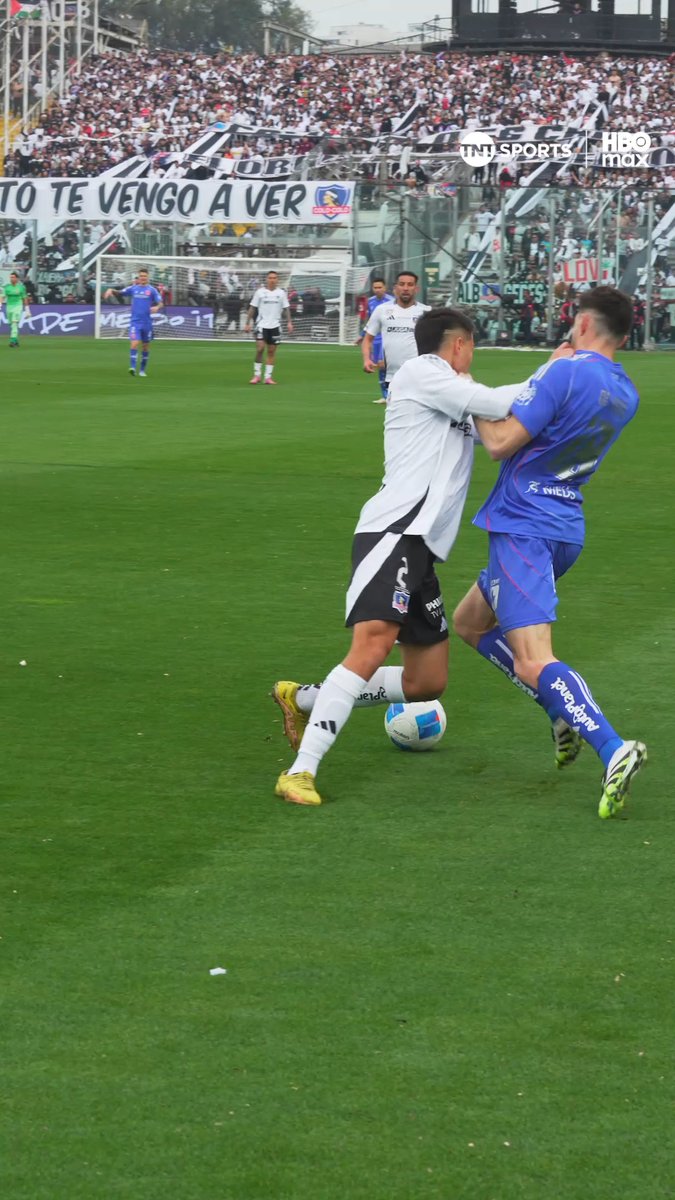 👀🔥⚽ ¿Falta? ¡JUEGUE JUEGUE! En el triunfo de #ColoColo en el #Superclásico198, #LaU pidió infracción por esta entrada de Jonathan Villagra a Lucas Di Yorio, pero Cristián Garay desestimó los reclamos. Disfruta los partidos de la #LigaDePrimera 2025. Suscríbete a #TNTSportsenHBOMax 📲💻 Link en la BIO 📍