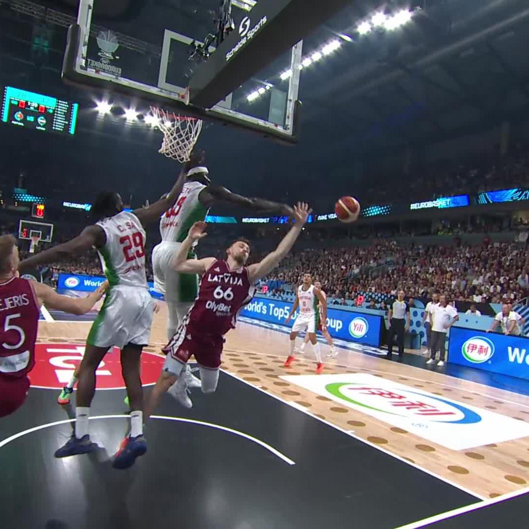 SPIKE THAT! 🏐 #EuroBasket x Basquetebol Portugal 🇵🇹