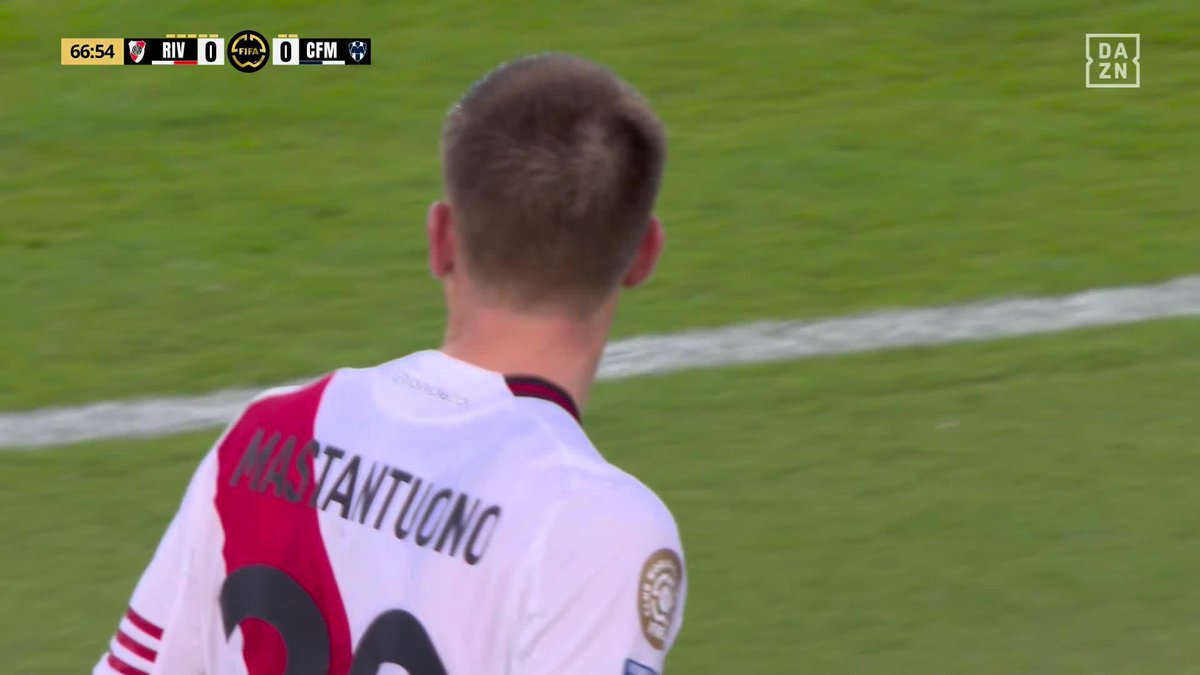 🔙 Los últimos partidos de Esteban Andrada con Rayados fueron en el Mundial de Clubes ⚽️ De los 4 partidos, dejó la puerta a 0 en 2. Los otros fueron contra Inter Milán y Borussia Dortmund 🧤 Ante River, dejó esta buena mano a Mastantuono…